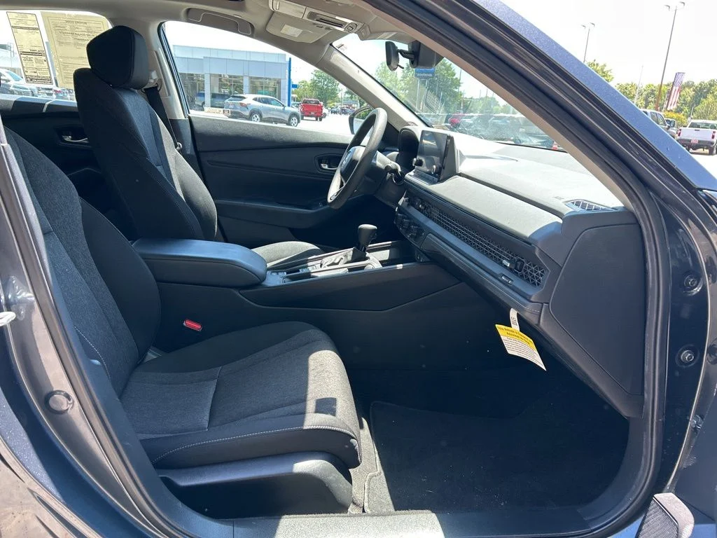 Used 2024 Gray Honda EX image 9