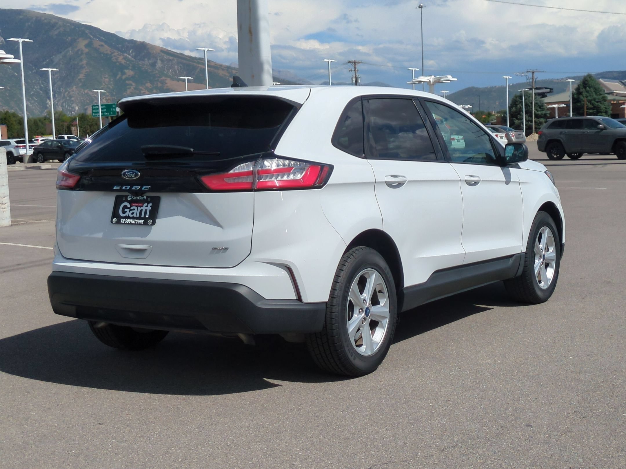 Used 2022 Oxford White Ford SE image 3
