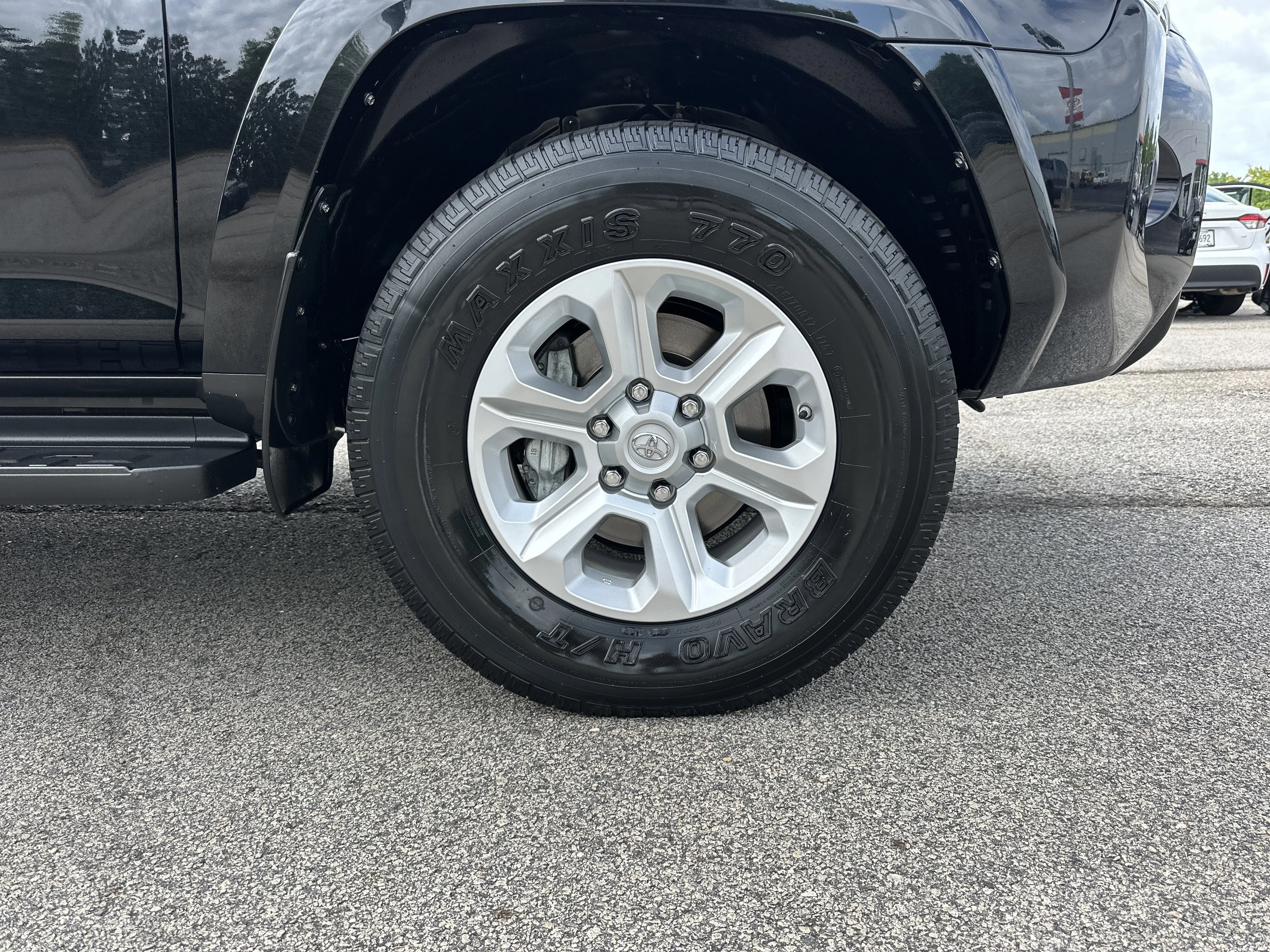 Used 2019 Midnight Black Metallic Toyota SR5 image 12