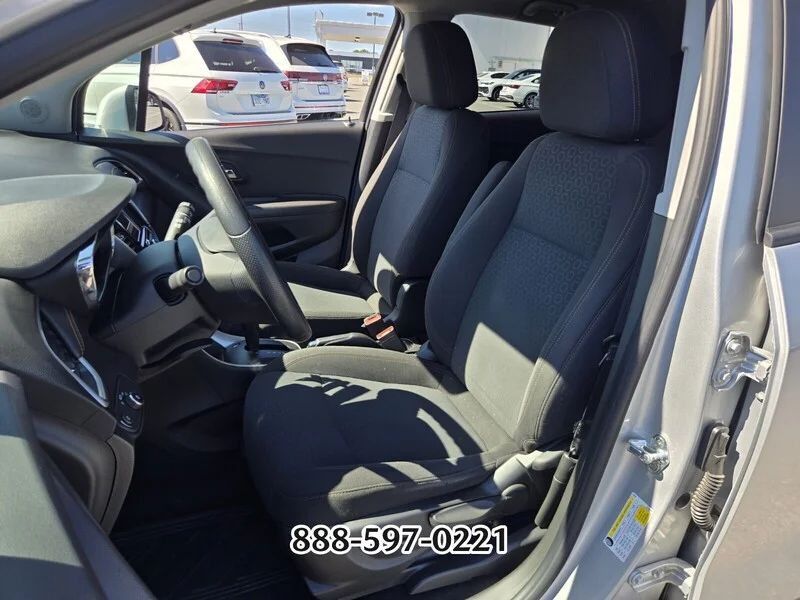 Used 2020 Silver Ice Metallic CHEVROLET LS image 9