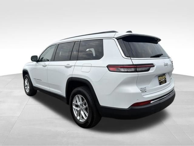 Used 2025 White Jeep Laredo image 8