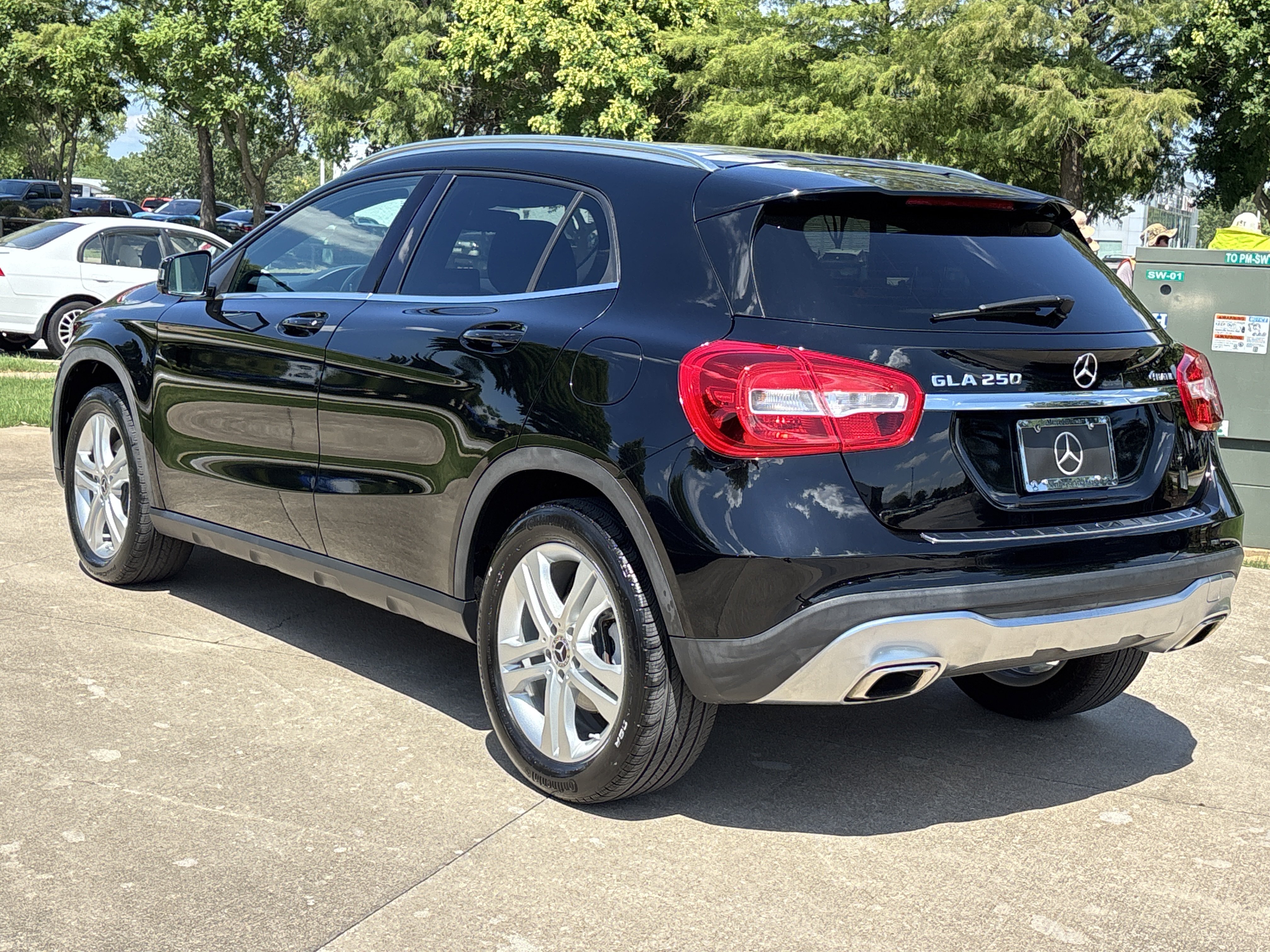 Used 2019 Cosmos Black Metallic Mercedes-Benz GLA 250 4Matic image 10