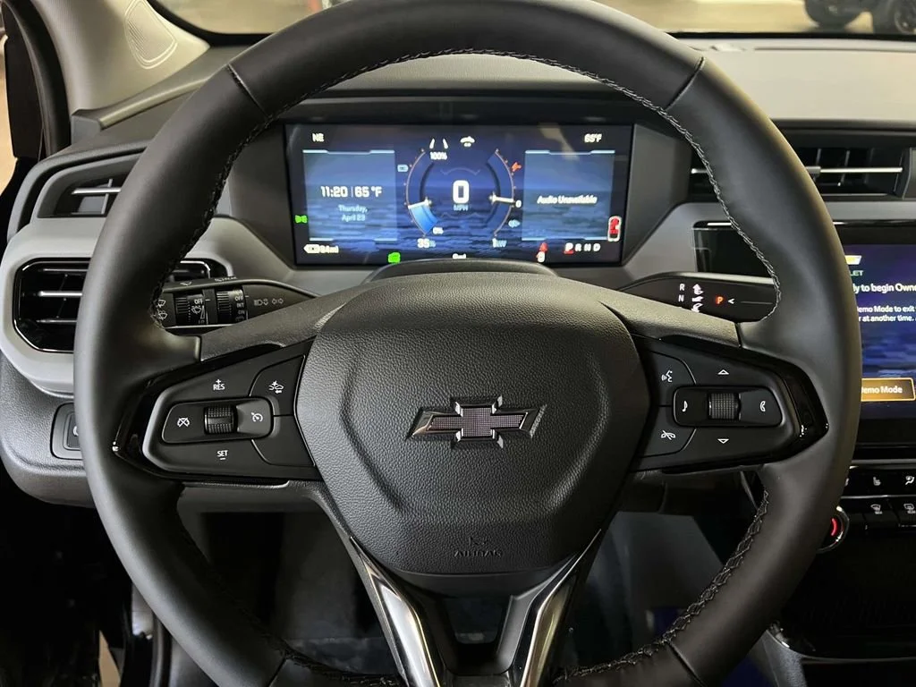 2027 Chevrolet Bolt RS - Photo 13