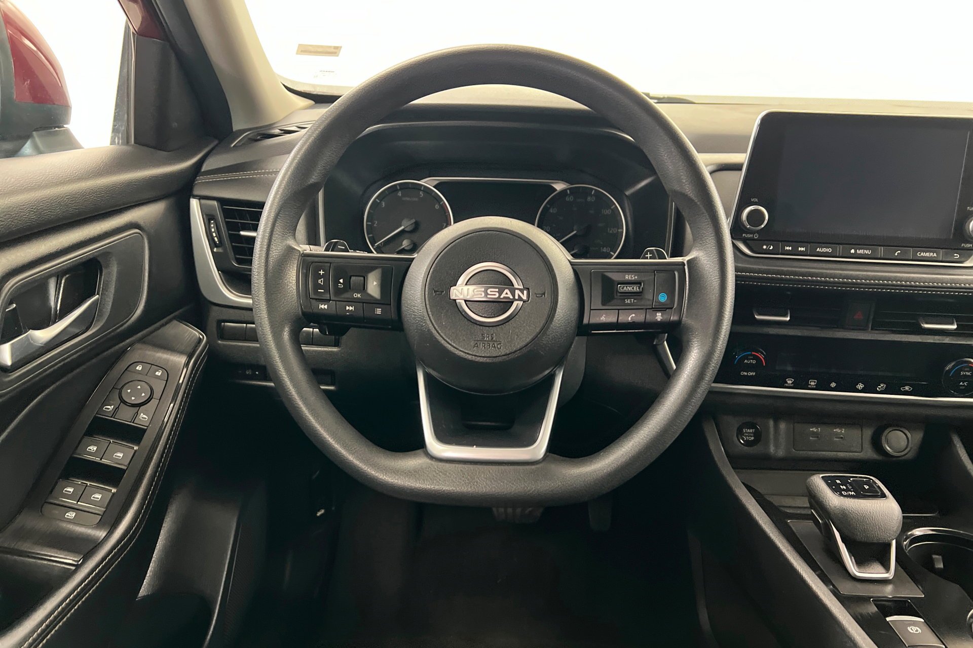 2024 Nissan Rogue SV - Photo 13