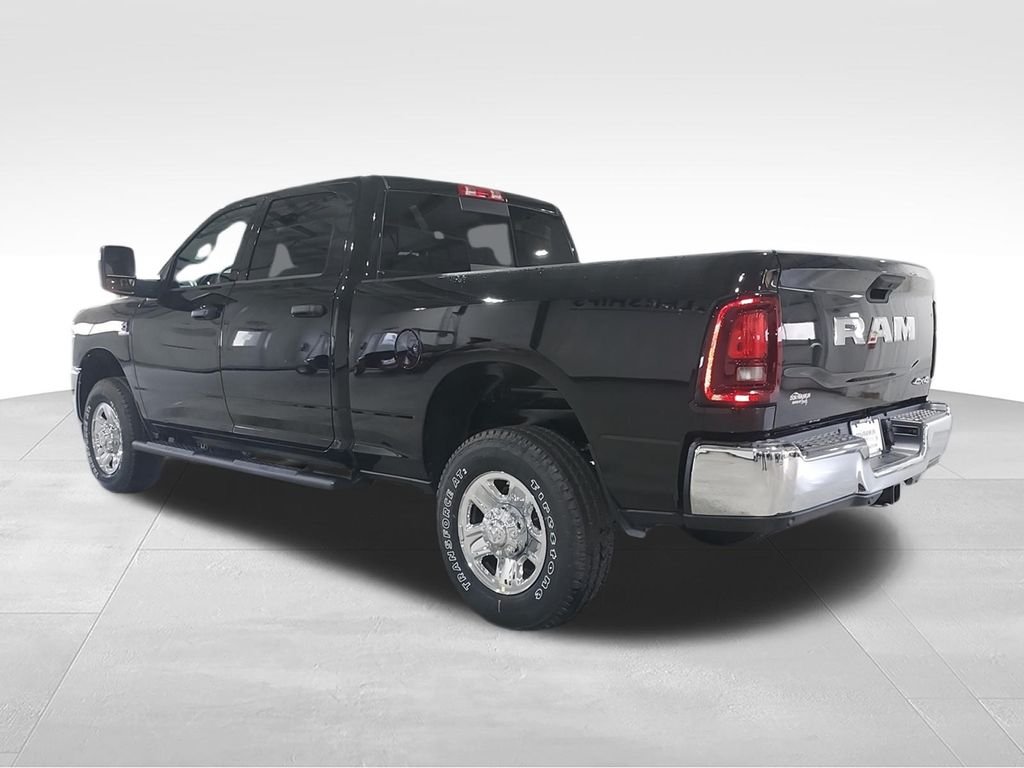 New 2026 Diamond Black Crystal Pearl-Coat Exterior Paint RAM Tradesman image 6