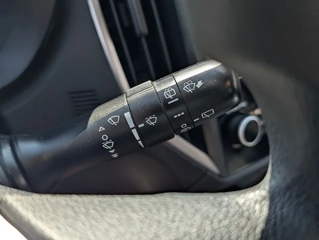 Used 2017 White Subaru 2.0i image 27