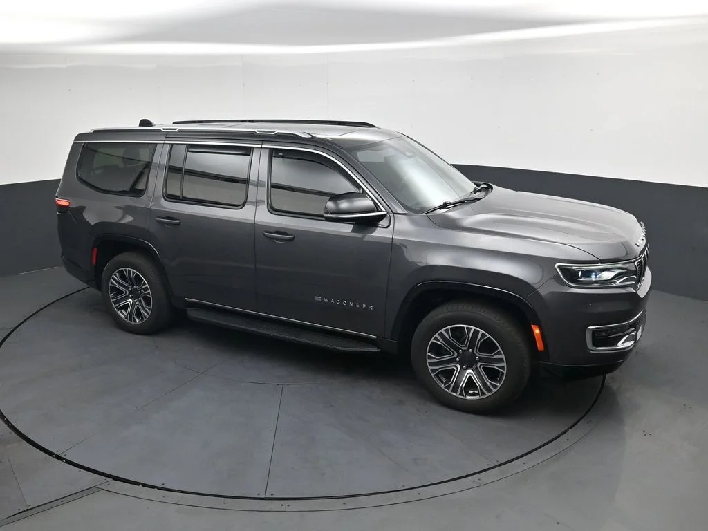 Used 2024 Gray Jeep Base image 35
