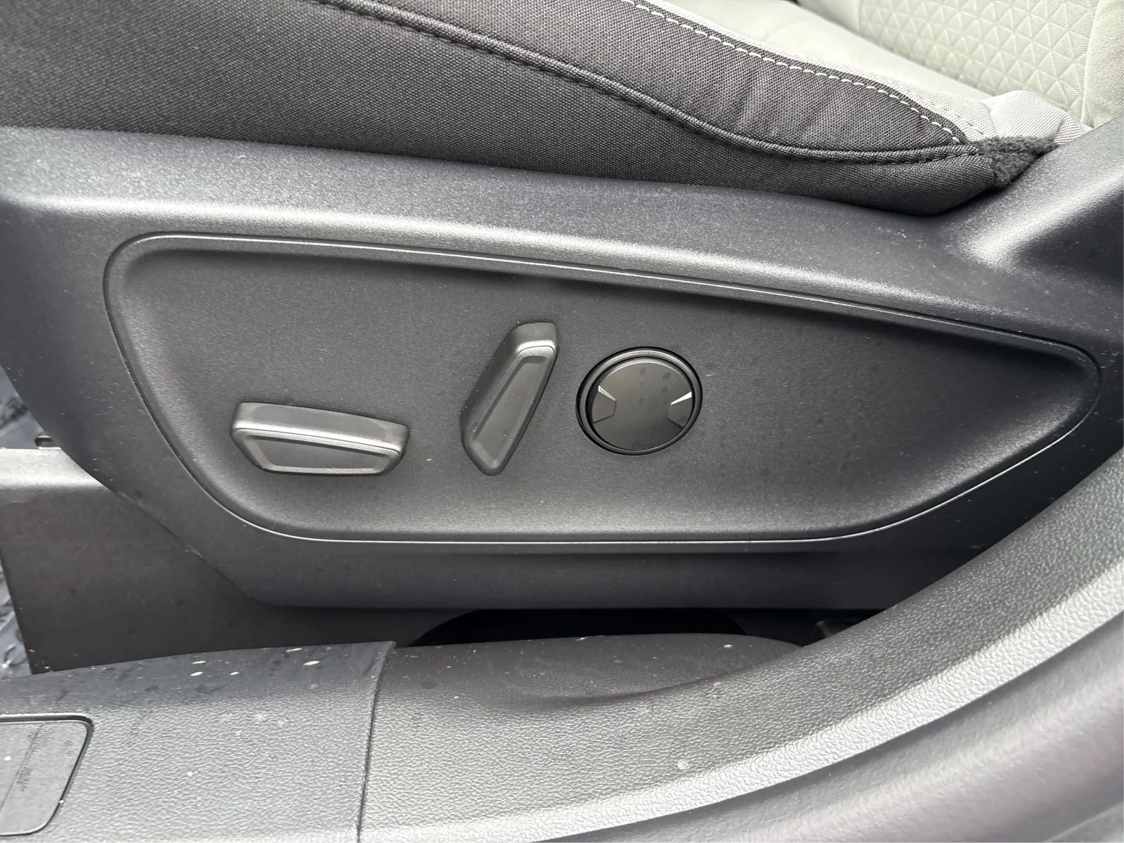 New 2026 CARBONIZED GRAY METALLIC Ford Active image 17