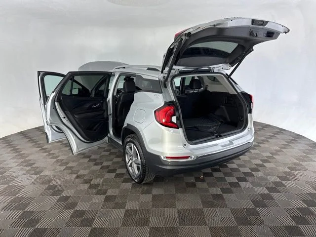 Used 2021 Silver GMC SLT image 18