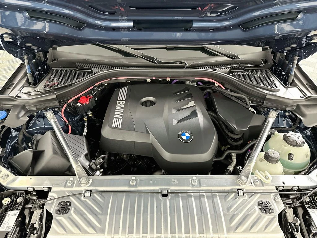New 2026 Blue Metallic BMW 30 xDrive image 30