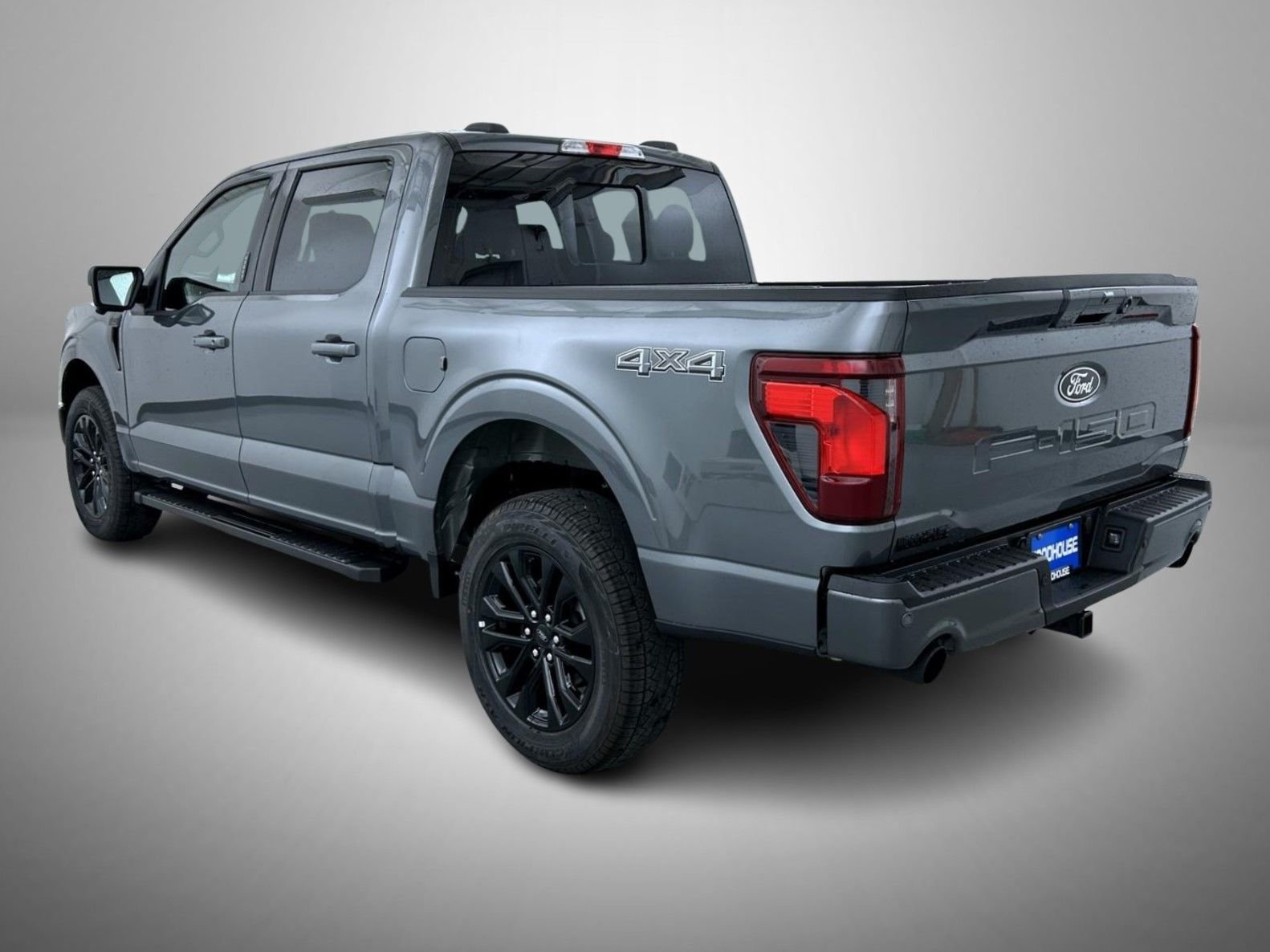 New 2026 Carbonized Gray Metallic Ford XLT image 7