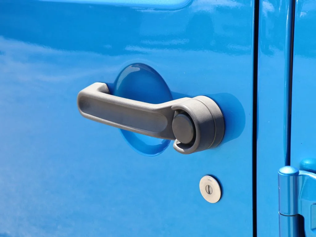 Used 2014 Blue Jeep Unlimited Sport image 18