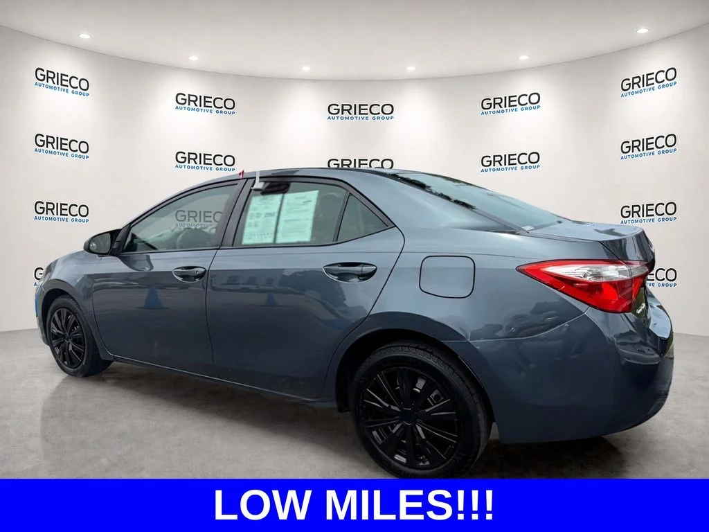 Used 2015 Gray Toyota LE image 5