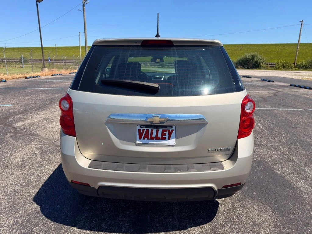 Used 2013 Gold Chevrolet LS image 10