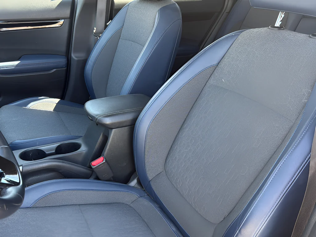 Used 2024 White Kia S image 10