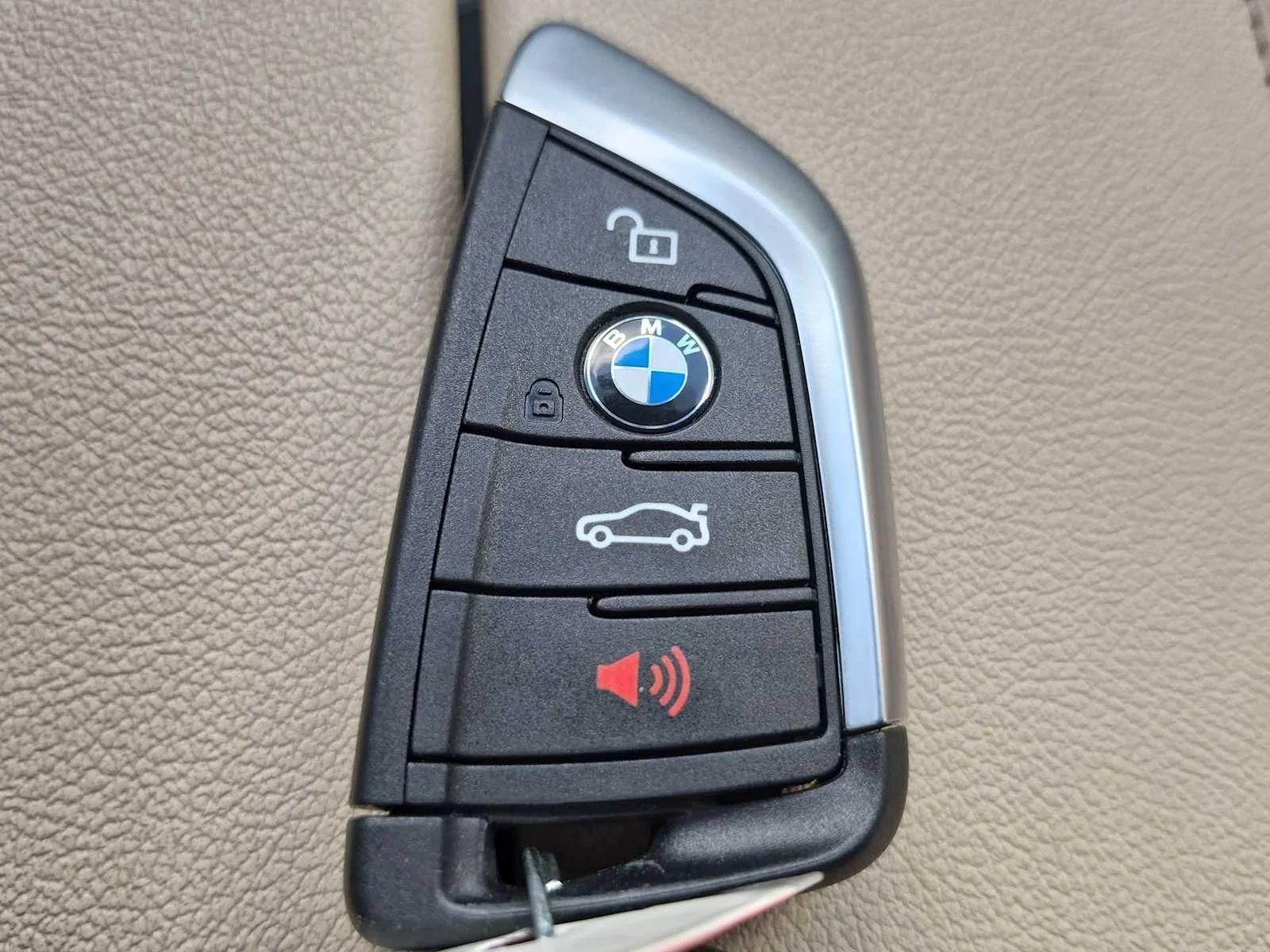 Certified Used 2023 Mineral White Metallic BMW 540i xDrive image 37