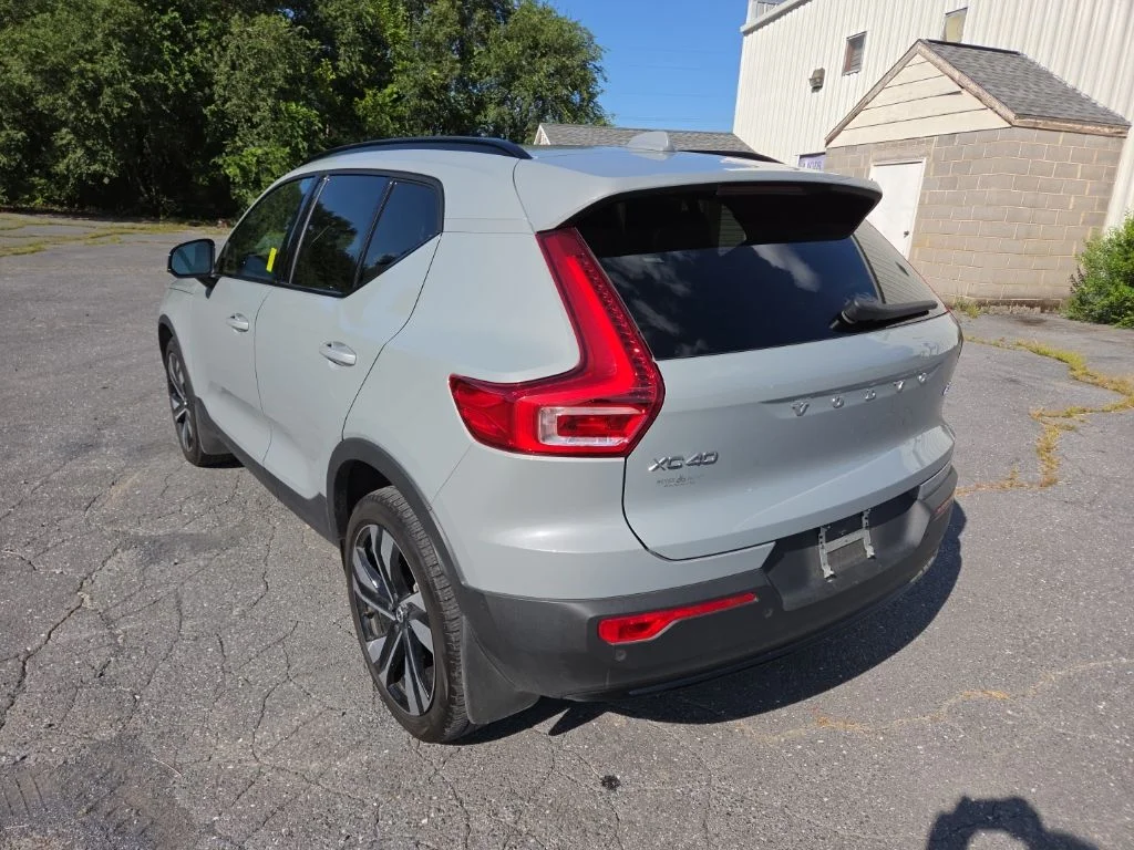 Used 2024 Gray Volvo Ultimate image 8