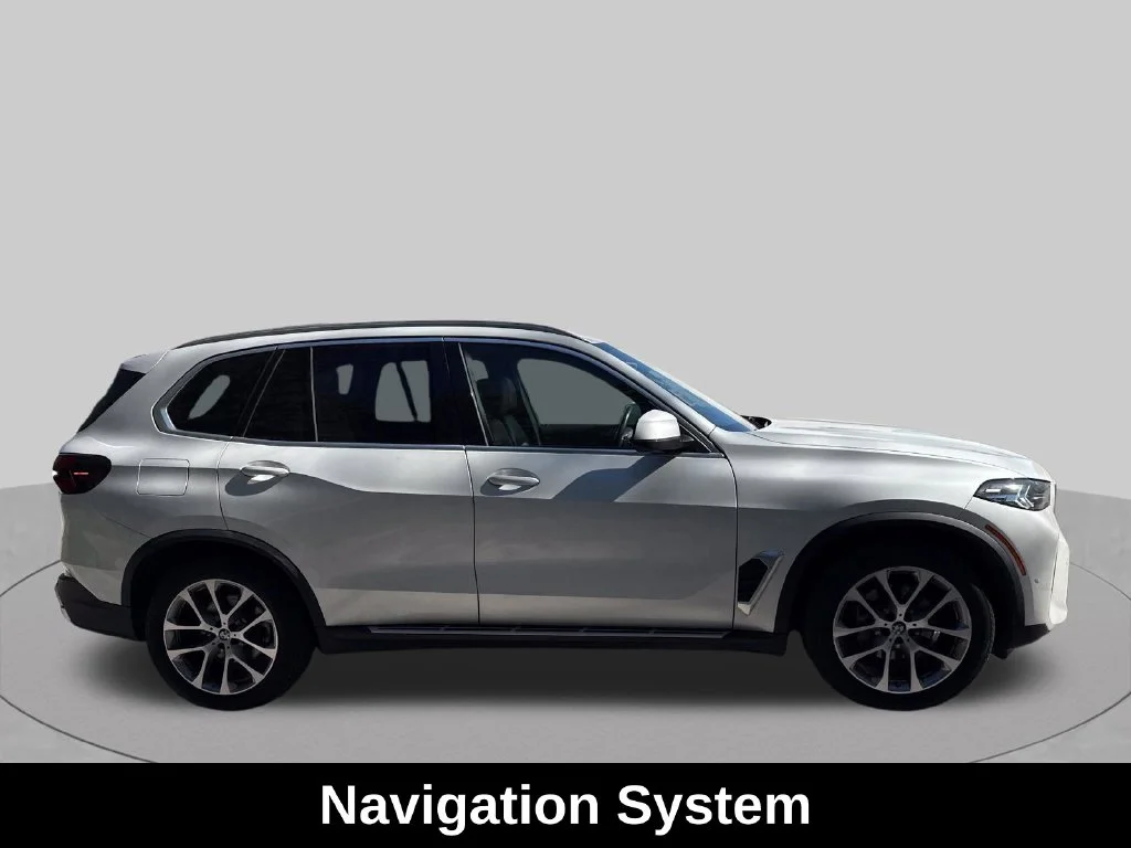 Used 2025 White BMW xDrive40i image 7