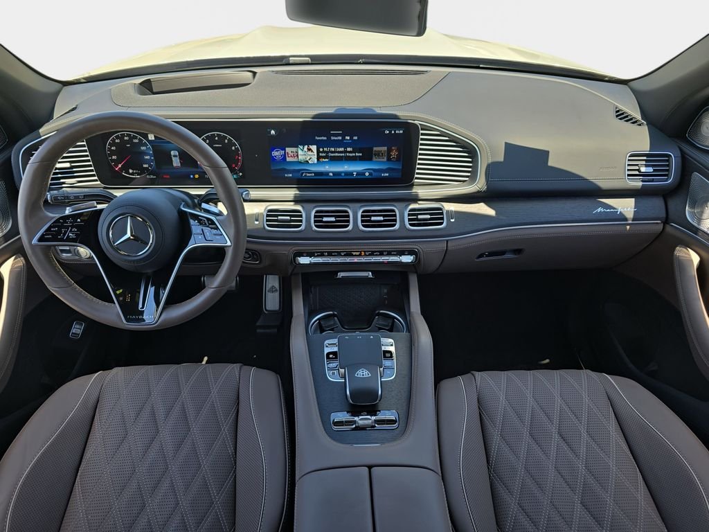Used 2026  Mercedes-Benz Maybach GLS 600 image 10