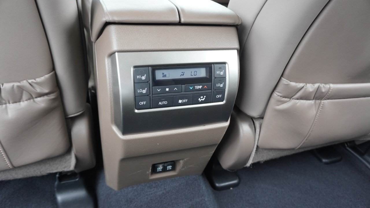 Certified Used 2023 EMINENT WHITE PEARL Lexus GX 460 Premium image 34