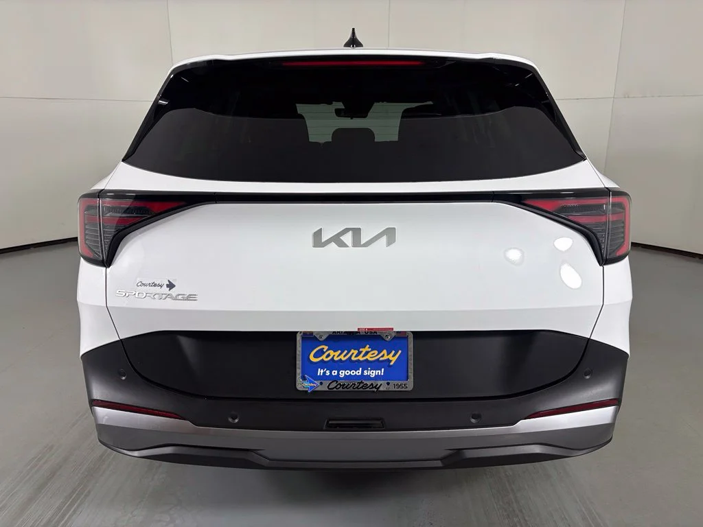 New 2027 Glacial White Pearl Kia LX image 7