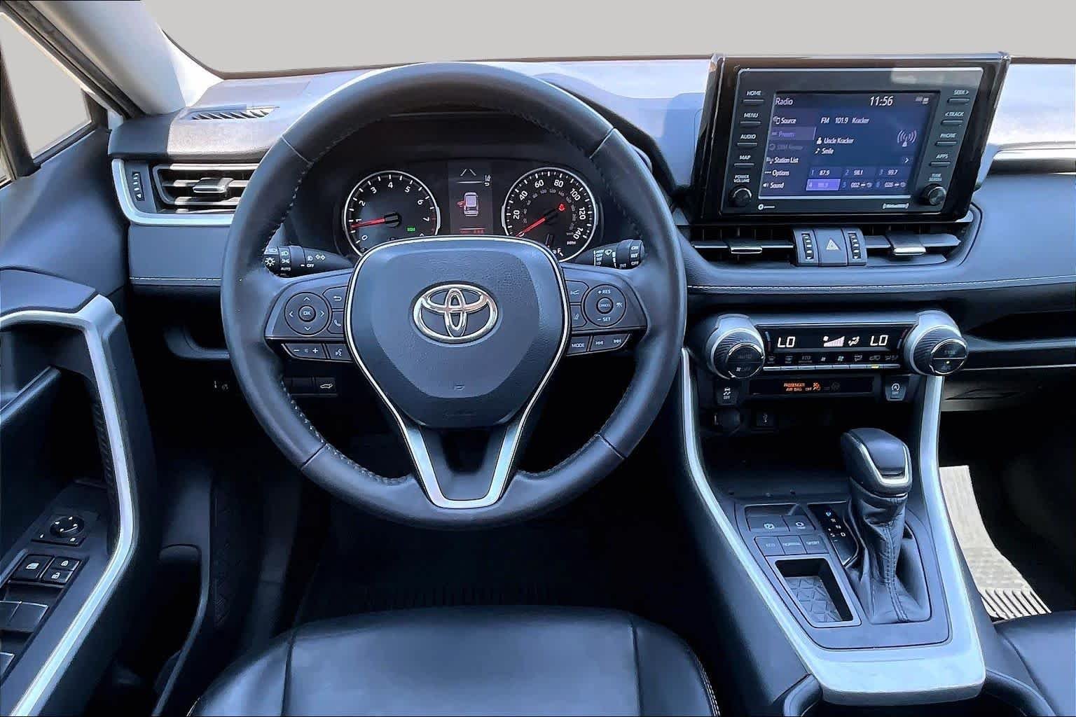 Used 2021 Blizzard Pearl Toyota XLE Premium image 6