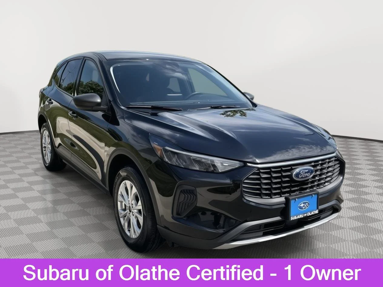 Used 2025 Agate Black Ford Active image 1