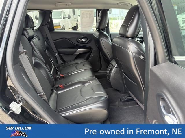 Used 2020 Diamond Black Crystal Pearlcoat Jeep Limited image 15
