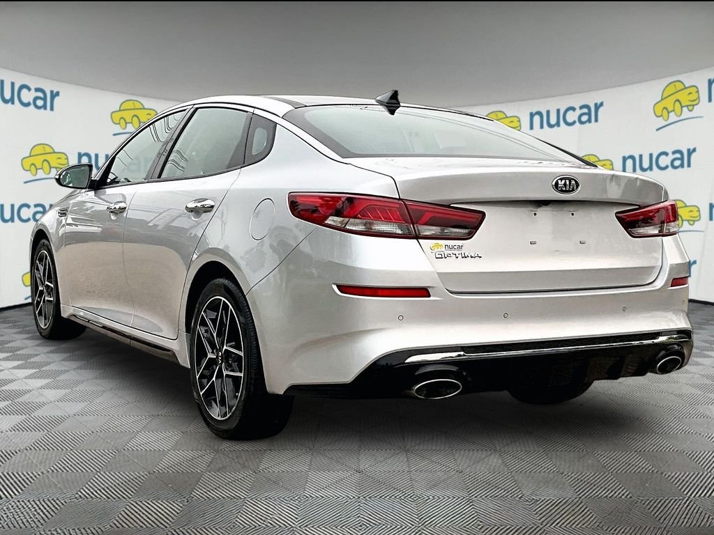 Used 2020 Silver Kia SE image 4
