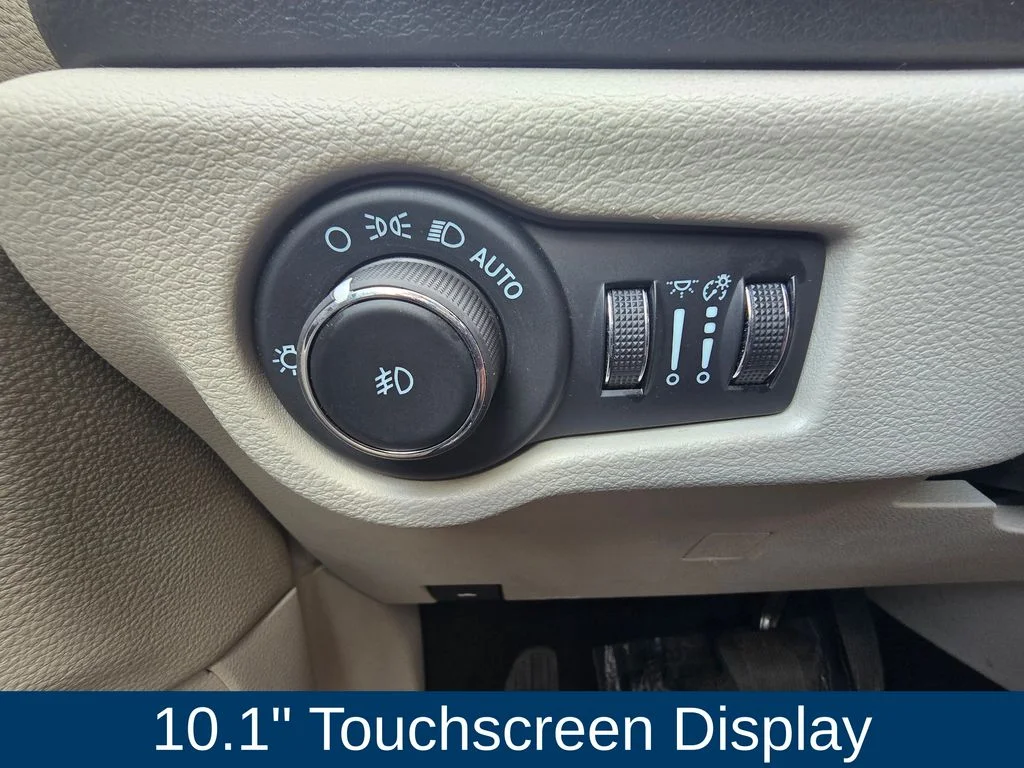 Used 2023 Black Chrysler Touring L image 24
