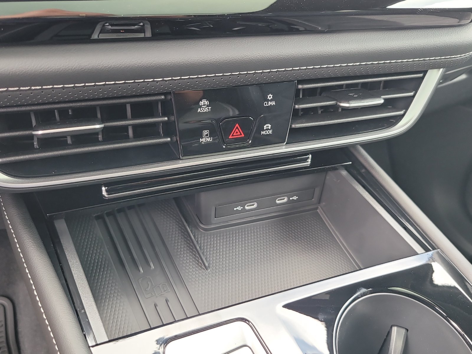 New 2026 Deep Black Pearl Volkswagen 2.0T SE W/TECHNOLOGY image 23
