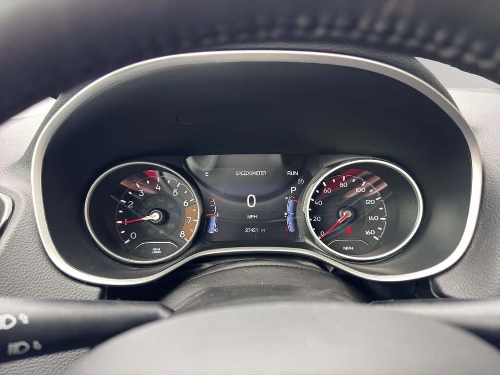 Used 2019 Granite Crystal Met Jeep Altitude image 28