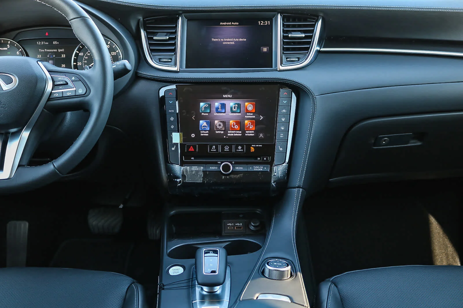 New 2025 GRAPHITE SHADOW INFINITI LUXE AWD image 15