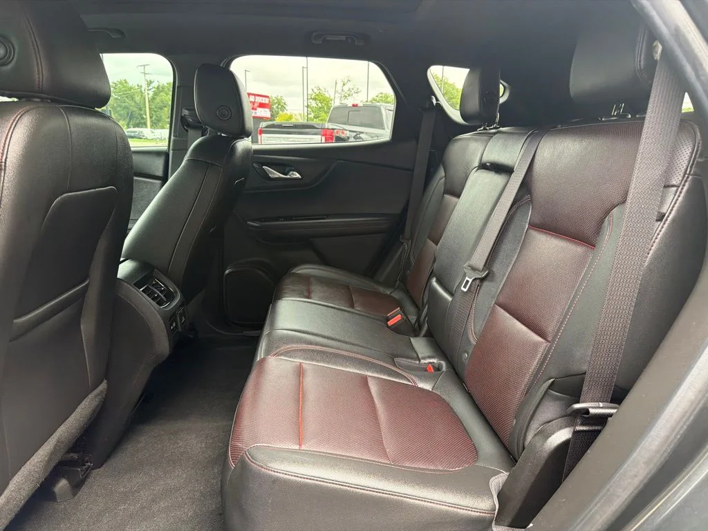 Used 2019 Gray Chevrolet RS image 6