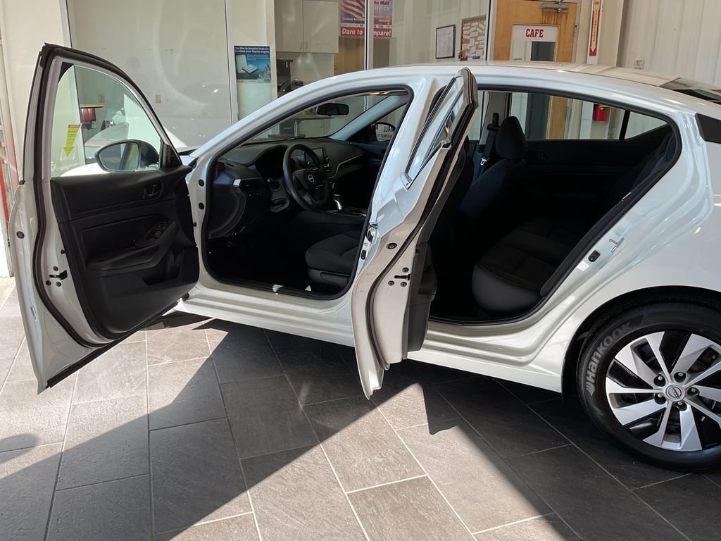 Used 2024 White Nissan 2.5 S image 10
