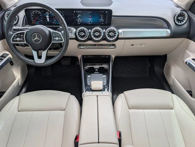 Used 2021  Mercedes-Benz GLB 250 image 5