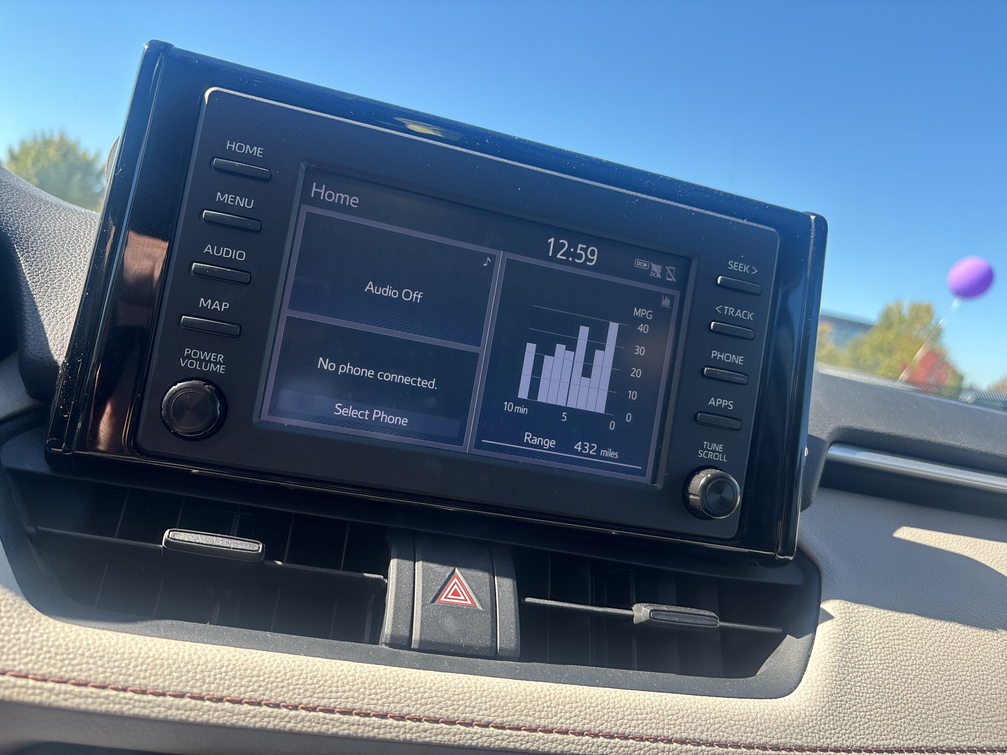 Used 2019 Super White Toyota XLE image 5