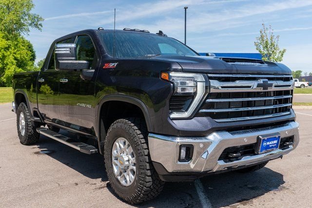 Used 2024 Gray Chevrolet LTZ image 4