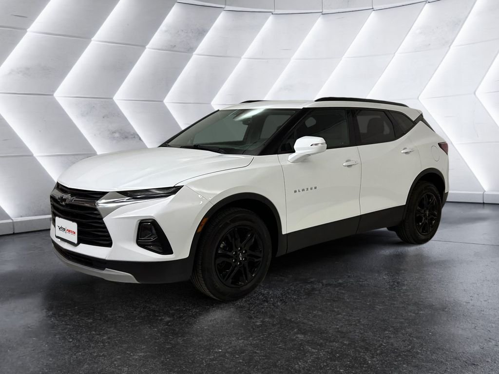 Used 2021 White Chevrolet LT image 3