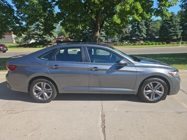 Used 2023 Platinum Gray Metallic Volkswagen 1.5T SE image 3