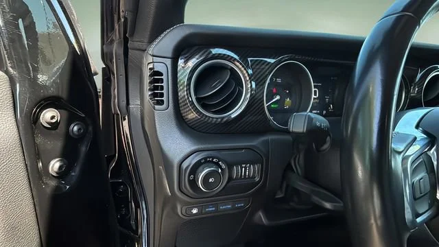 Used 2022 Black Jeep Unlimited Sahara 4x4 image 21