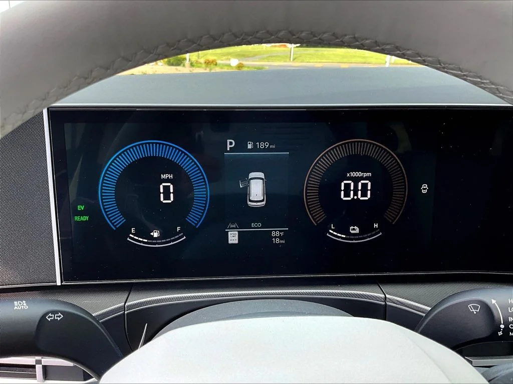 New 2026 White Hyundai SE image 20