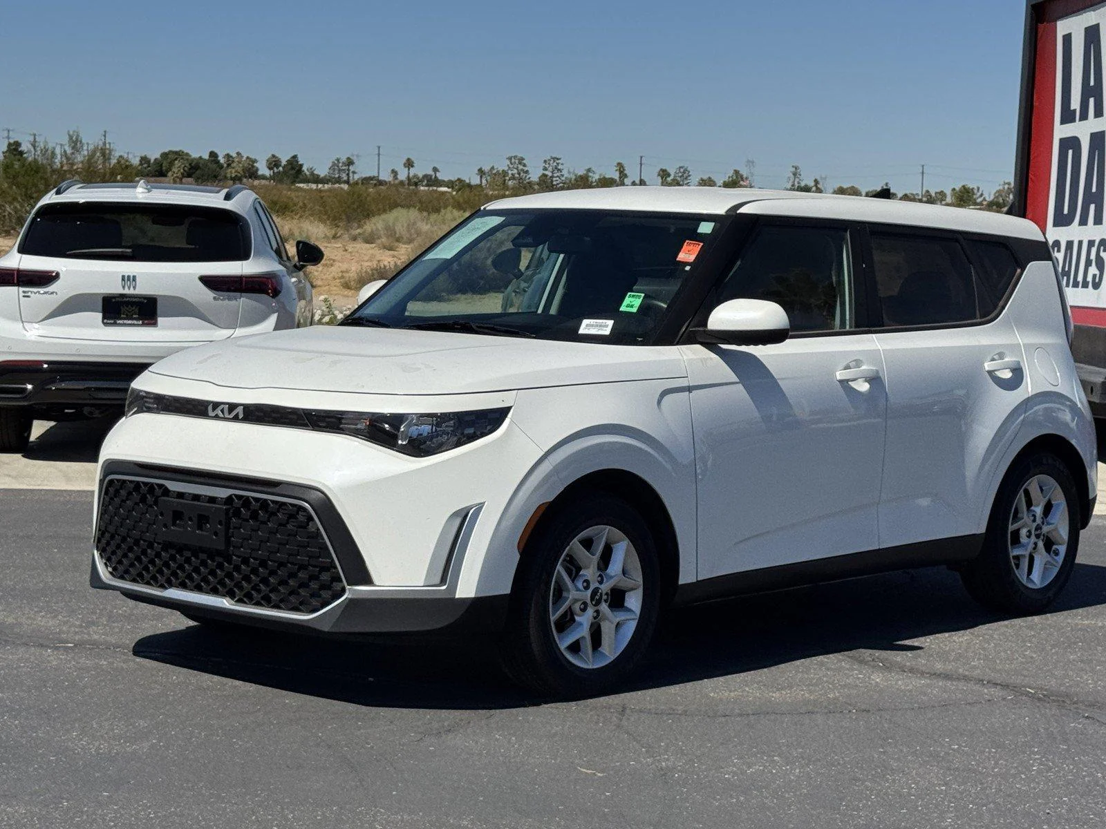 Used 2024 Snow White Pearl Kia LX image 3