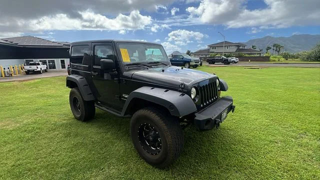 Used 2012 Black Jeep Sahara image 7