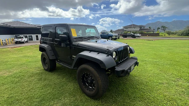 Used 2012 Black Jeep Sahara image 7