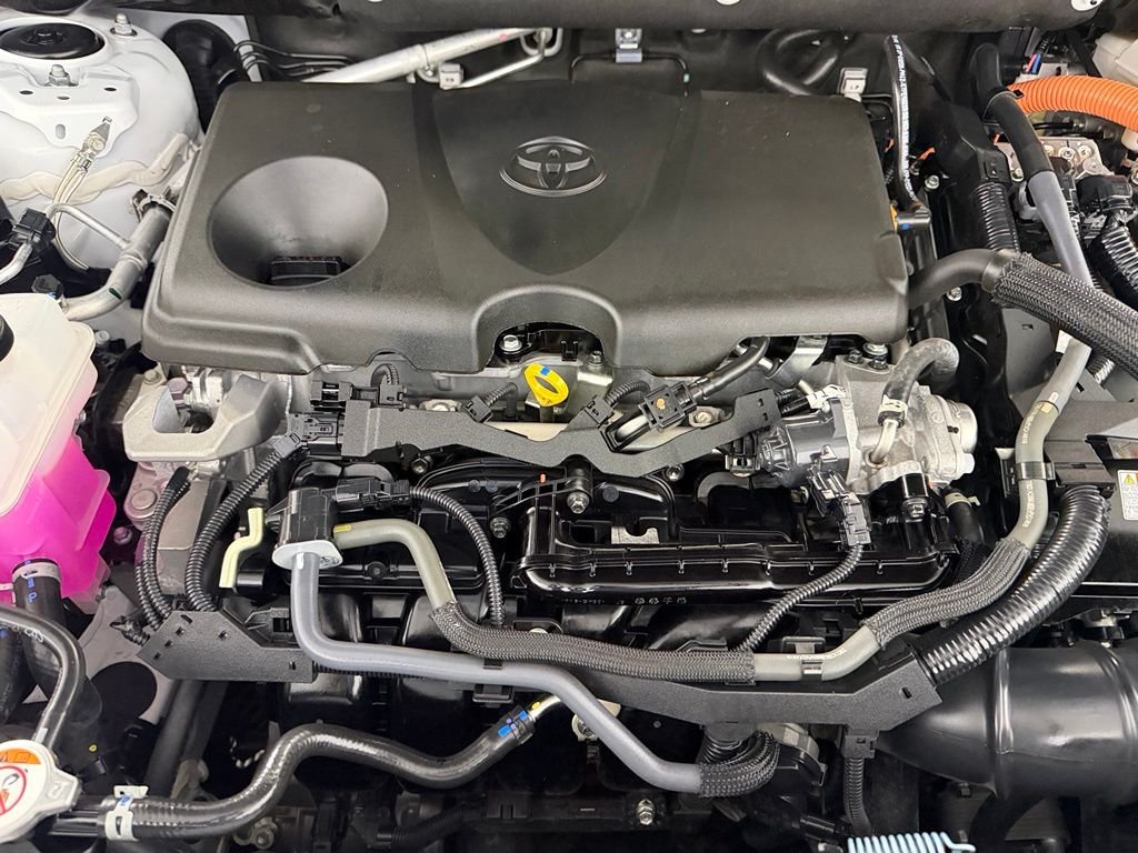 Used 2025 Ice Toyota XLE image 31