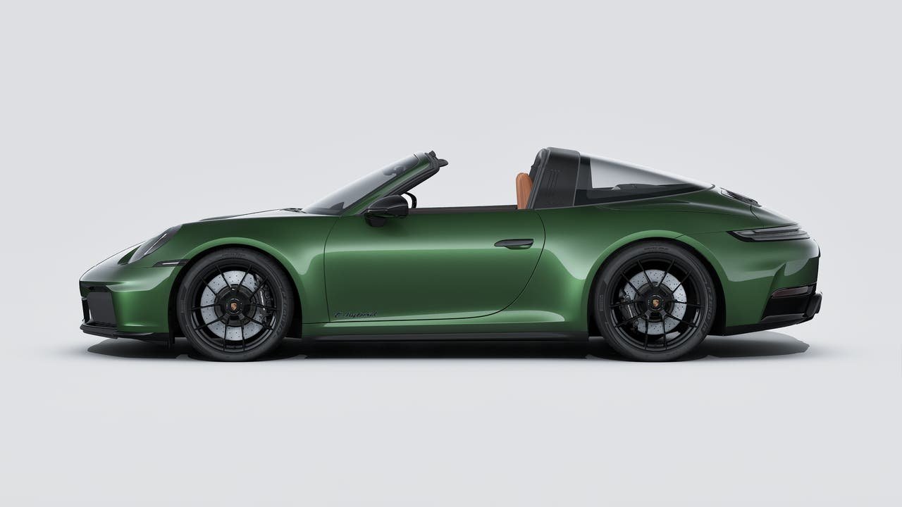 New 2026 Oak Green Metallic Neo Porsche Targa 4 GTS image 2