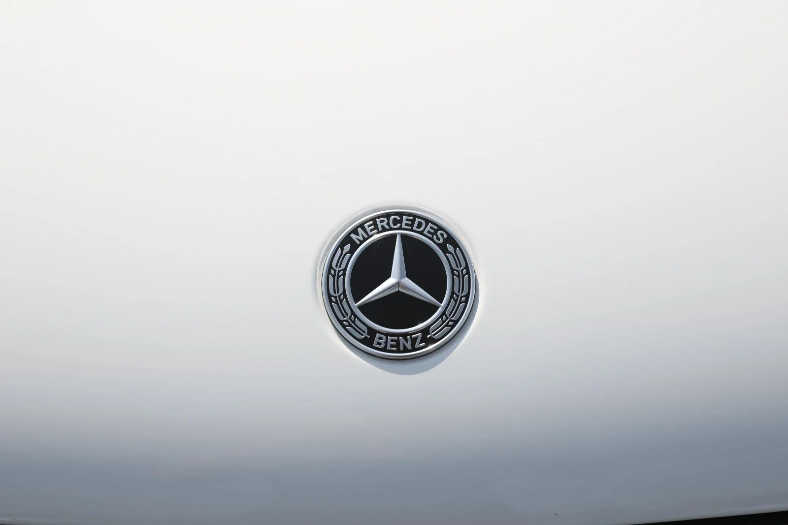 Used 2023 Polar White Mercedes-Benz GLC 300 image 8
