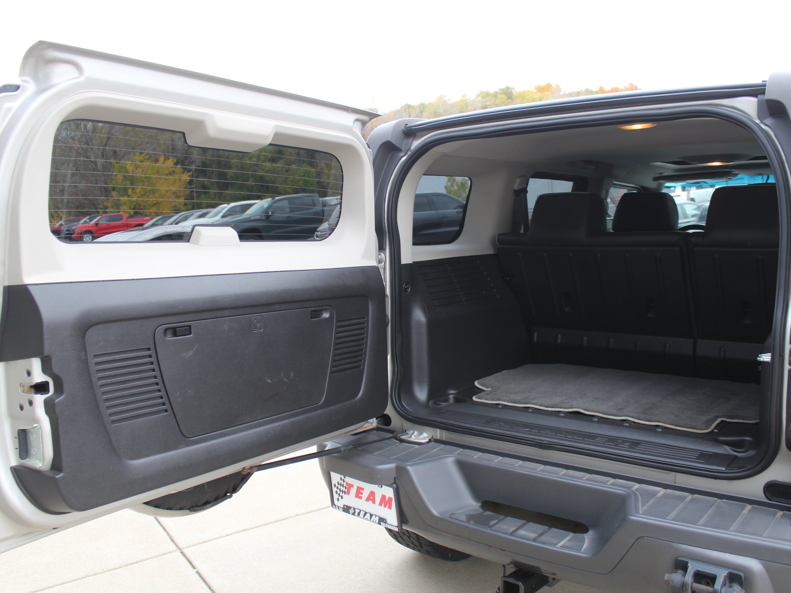 Used 2007 Boulder Gray Metallic HUMMER SUV image 29