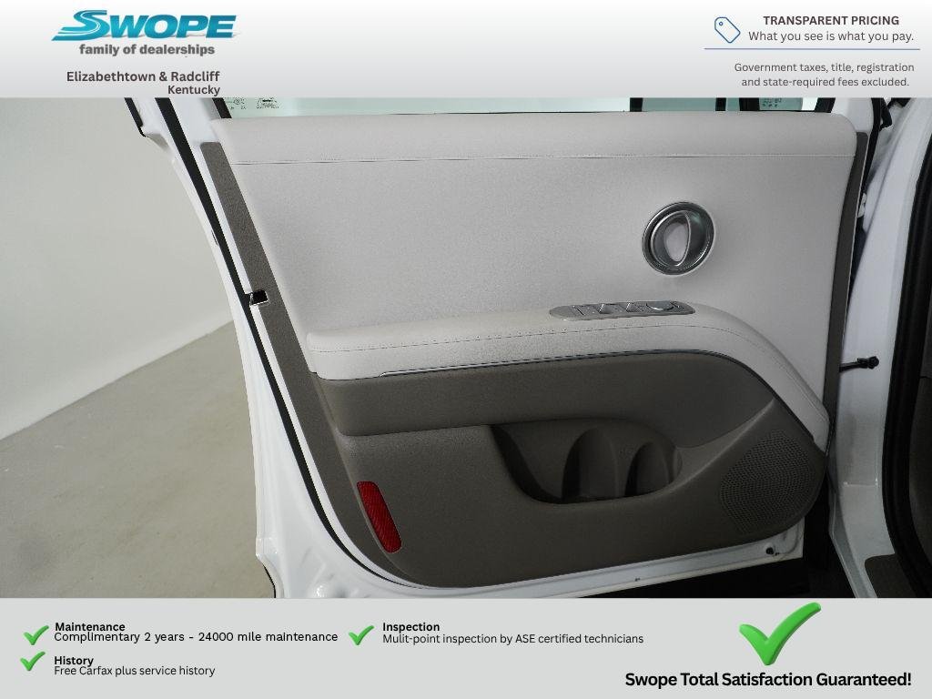 New 2026 Creamy White Pearl Hyundai SEL 7P image 13